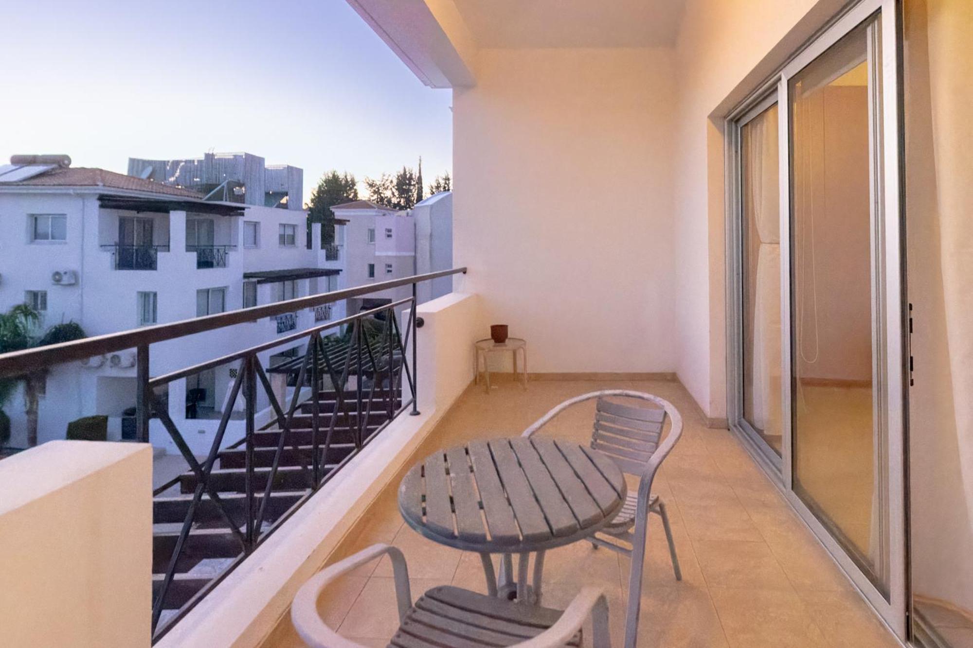 Nefeli Blue-Horizon 2B, Pool, Suites, Big Balconies Paphos Exteriör bild