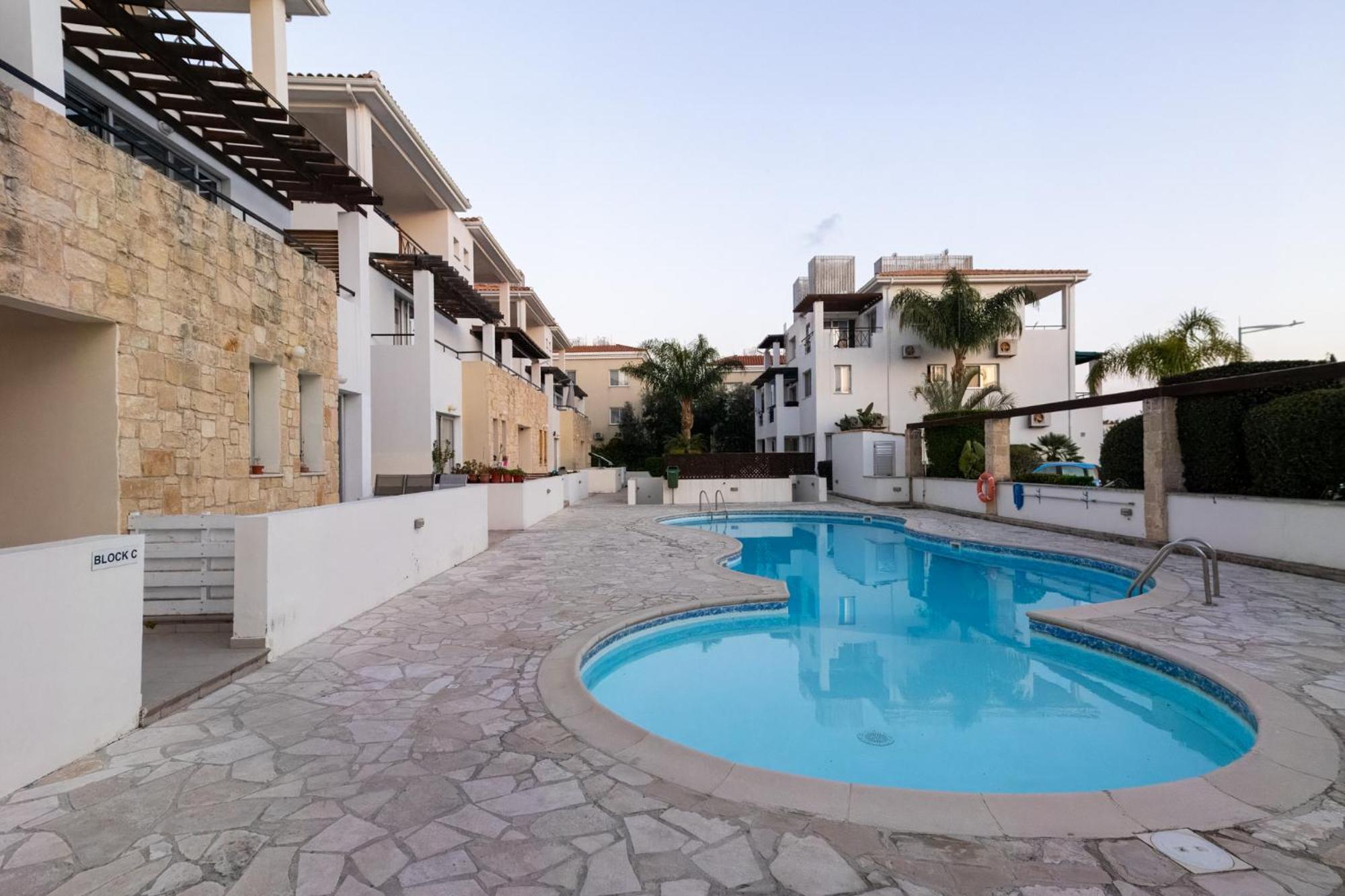 Nefeli Blue-Horizon 2B, Pool, Suites, Big Balconies Paphos Exteriör bild