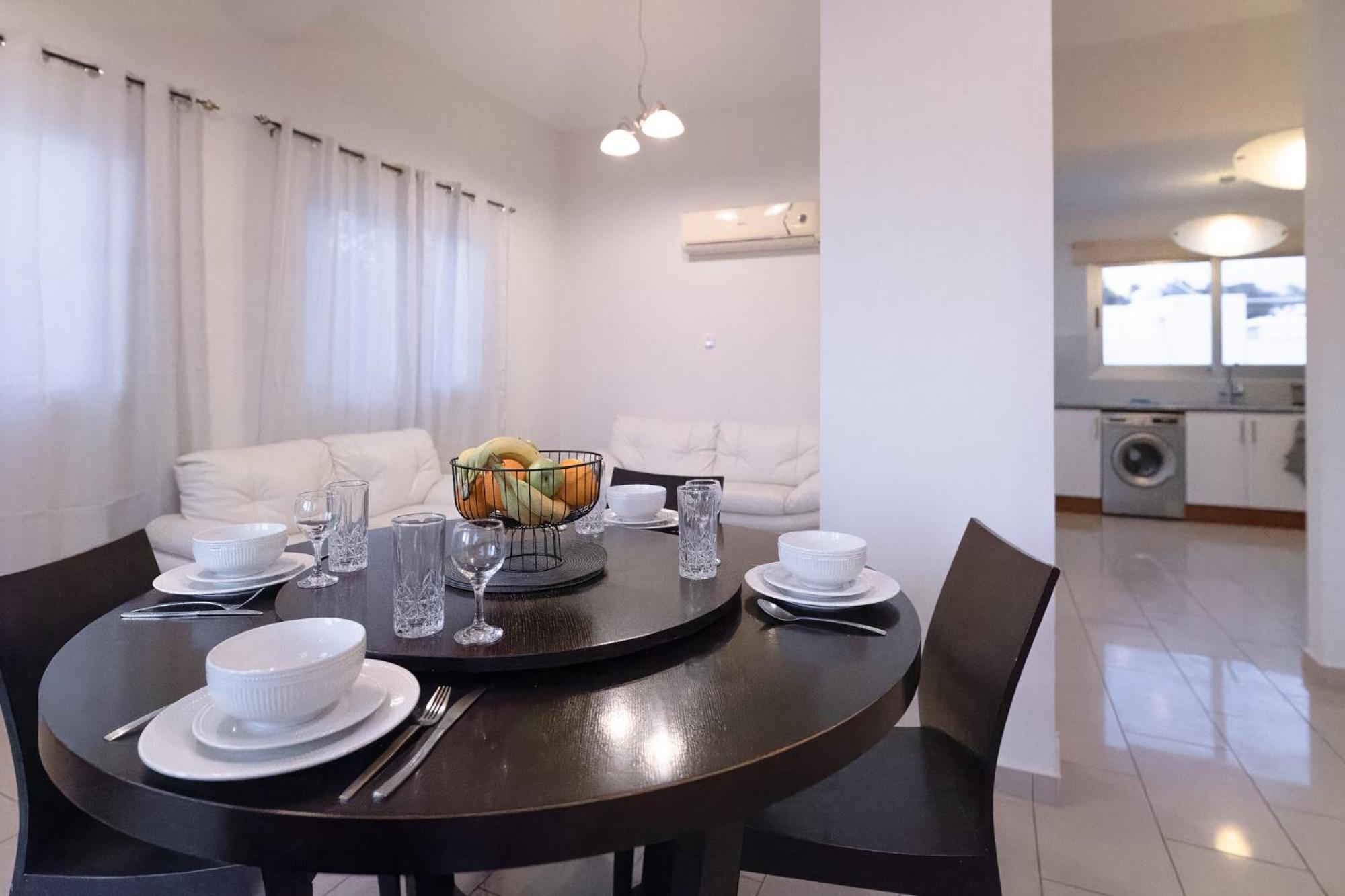Nefeli Blue-Horizon 2B, Pool, Suites, Big Balconies Paphos Exteriör bild