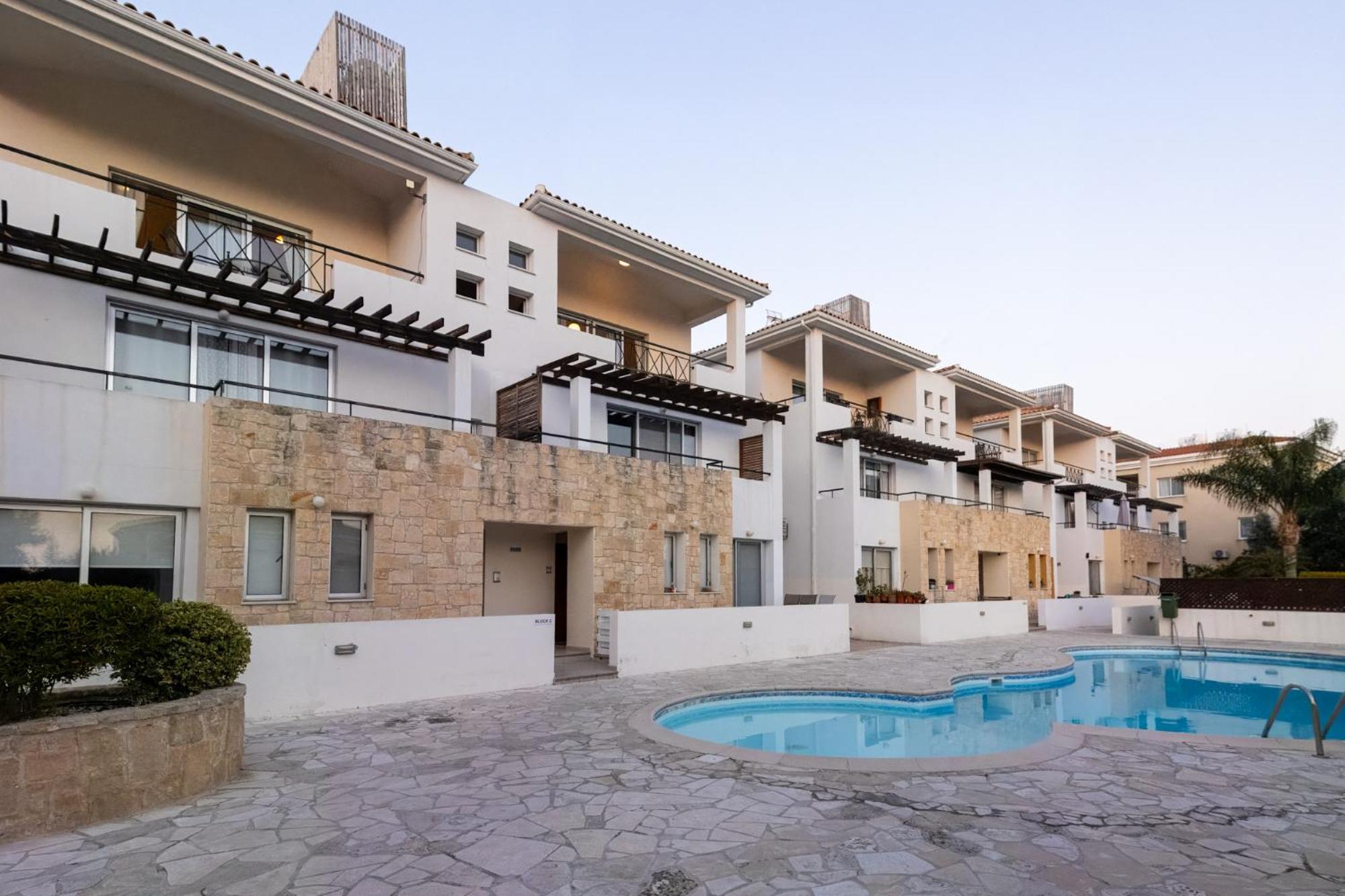 Nefeli Blue-Horizon 2B, Pool, Suites, Big Balconies Paphos Exteriör bild